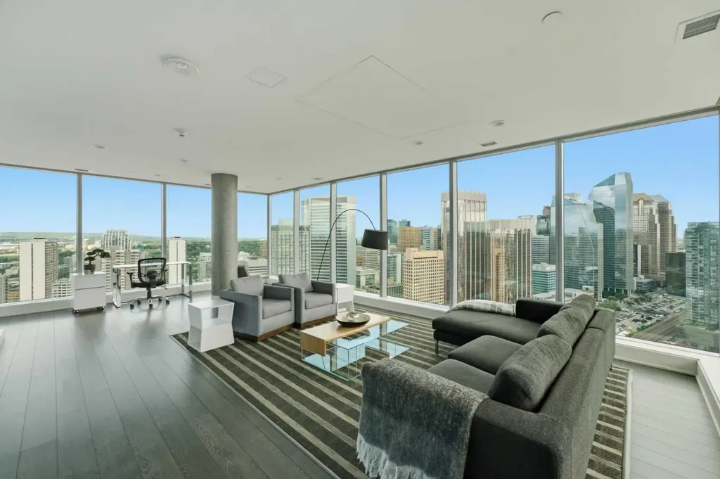 901 10 Avenue SW Calgary AB T2R 0B5