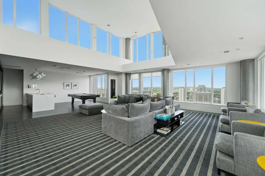 901 10 Avenue SW Calgary AB T2R 0B5