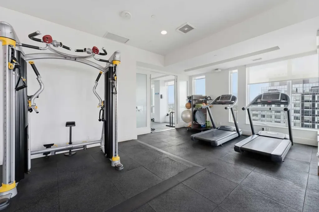 901 10 Avenue SW Calgary AB T2R 0B5