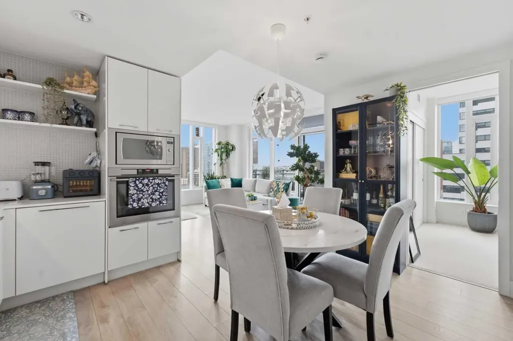 901 10 Avenue SW Calgary AB T2R 0B5