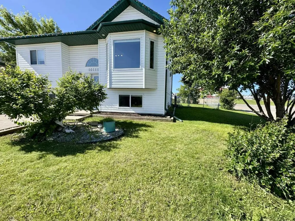 10111 98a Street Sexsmith AB T0H 3C0