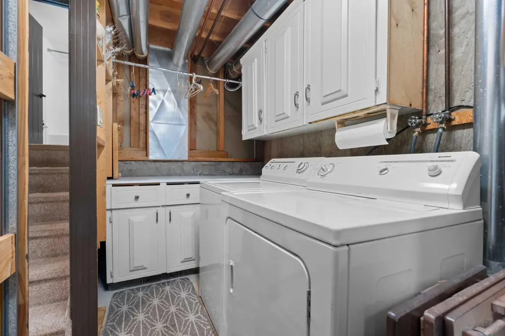 15 Lock Crescent Okotoks AB T1S 1E7