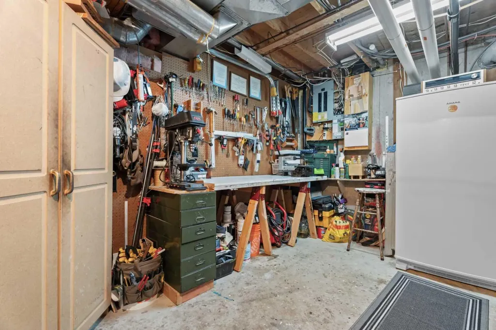 15 Lock Crescent Okotoks AB T1S 1E7