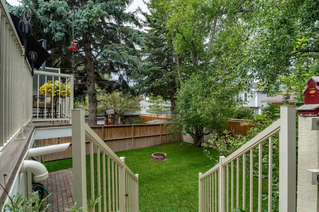 15 Lock Crescent Okotoks AB T1S 1E7