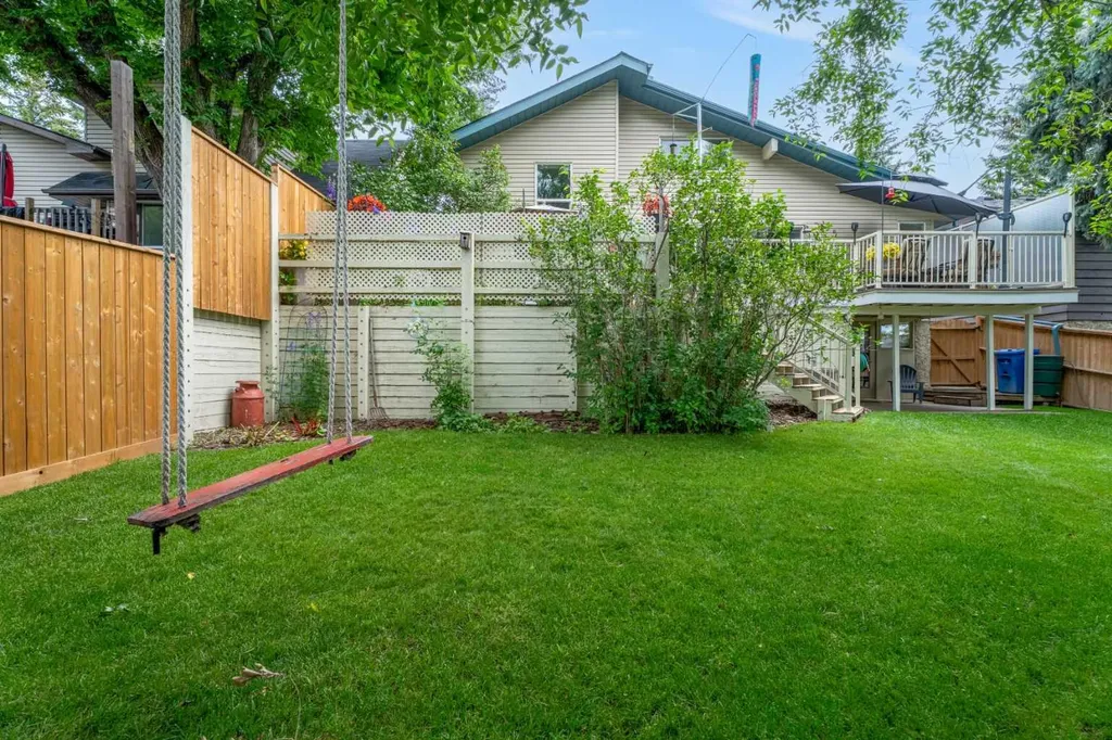 15 Lock Crescent Okotoks AB T1S 1E7