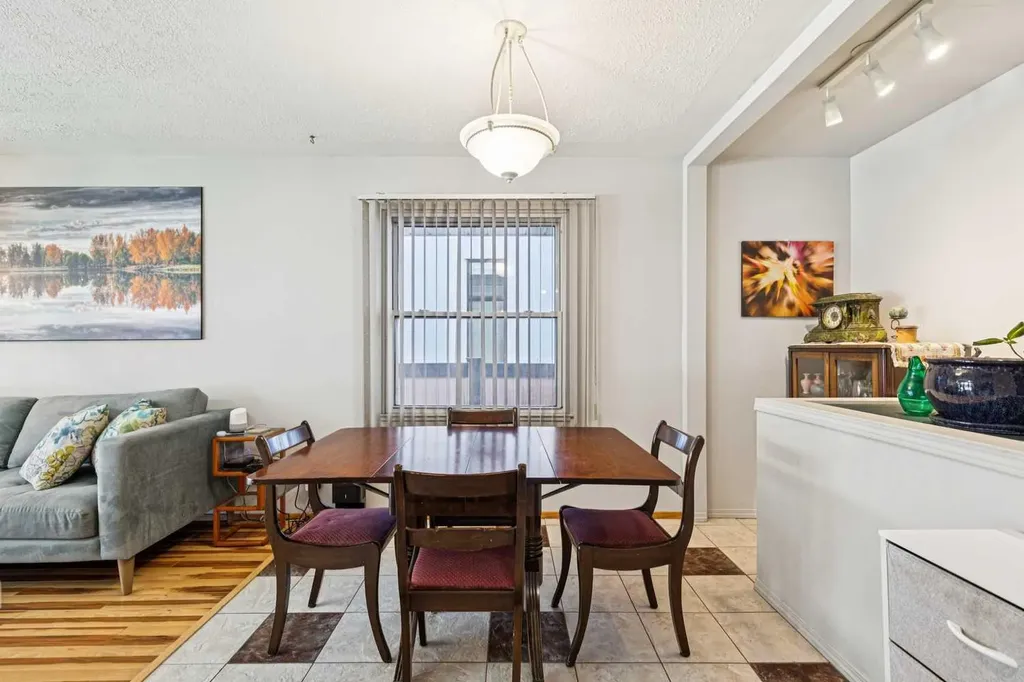1219 Renfrew Drive NE Calgary AB T2E 5J3