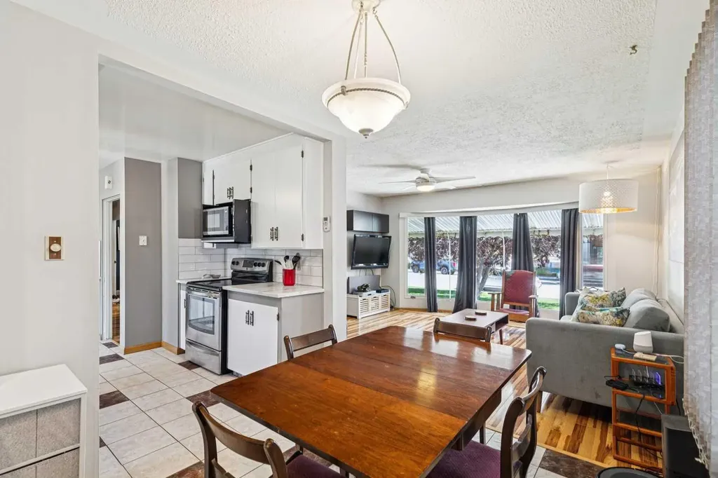 1219 Renfrew Drive NE Calgary AB T2E 5J3