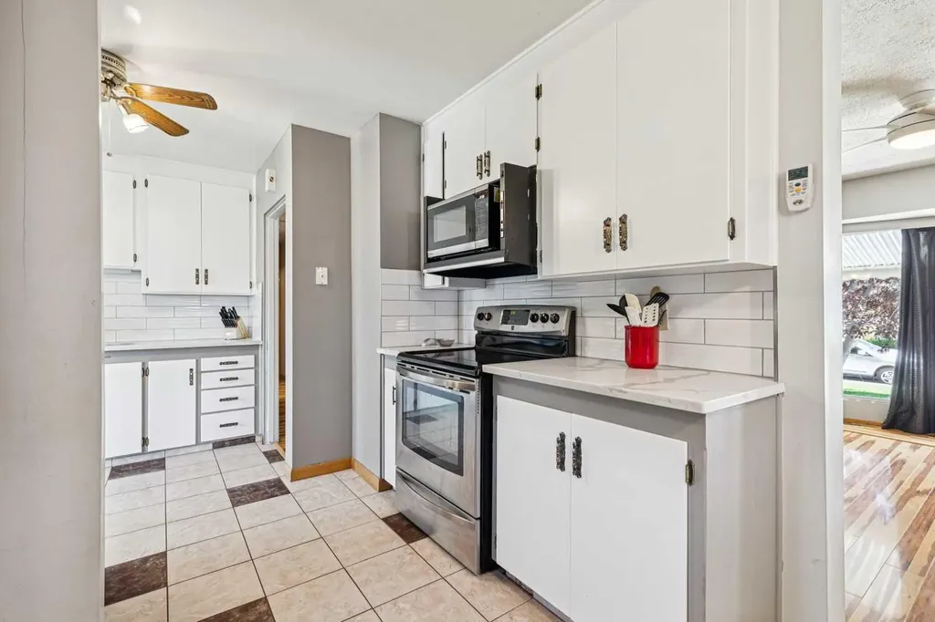 1219 Renfrew Drive NE Calgary AB T2E 5J3
