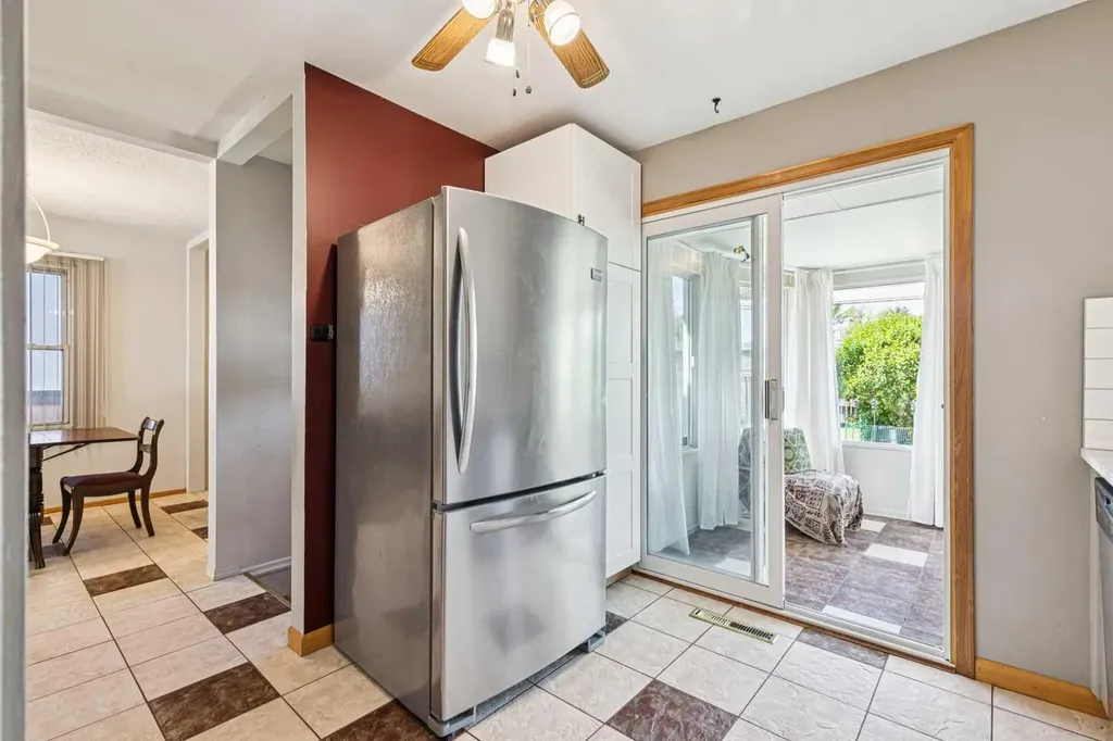 1219 Renfrew Drive NE Calgary AB T2E 5J3