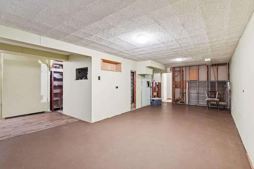 1219 Renfrew Drive NE Calgary AB T2E 5J3