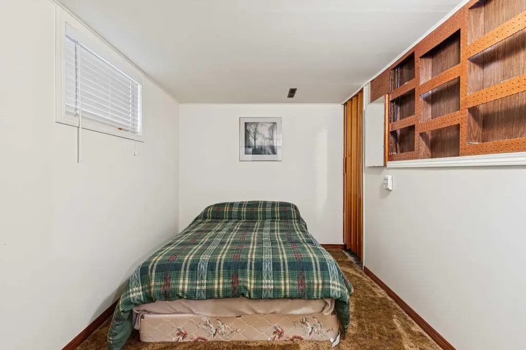 1219 Renfrew Drive NE Calgary AB T2E 5J3