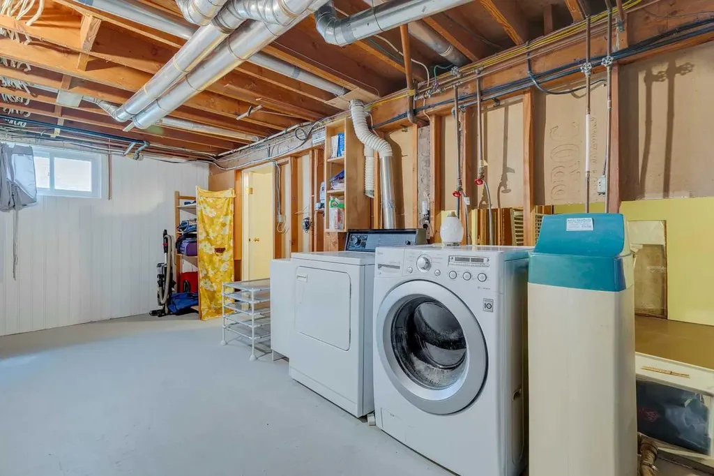 1219 Renfrew Drive NE Calgary AB T2E 5J3