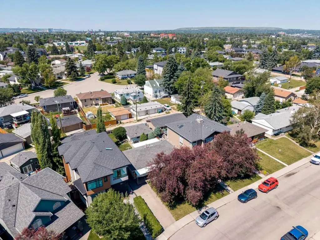 1219 Renfrew Drive NE Calgary AB T2E 5J3