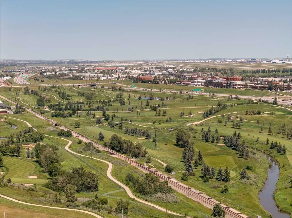 1219 Renfrew Drive NE Calgary AB T2E 5J3