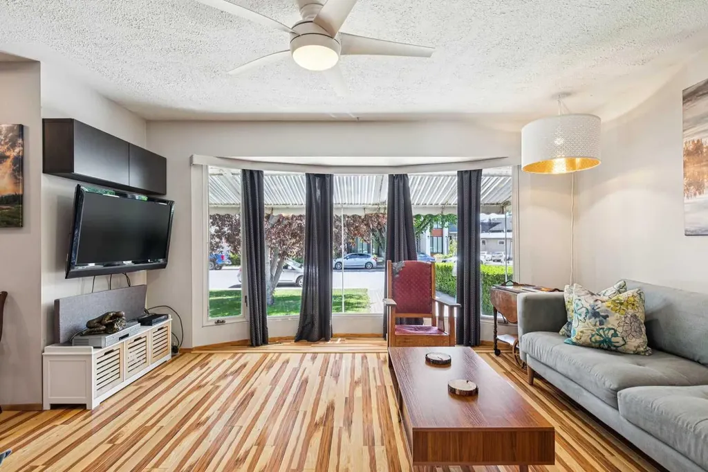 1219 Renfrew Drive NE Calgary AB T2E 5J3