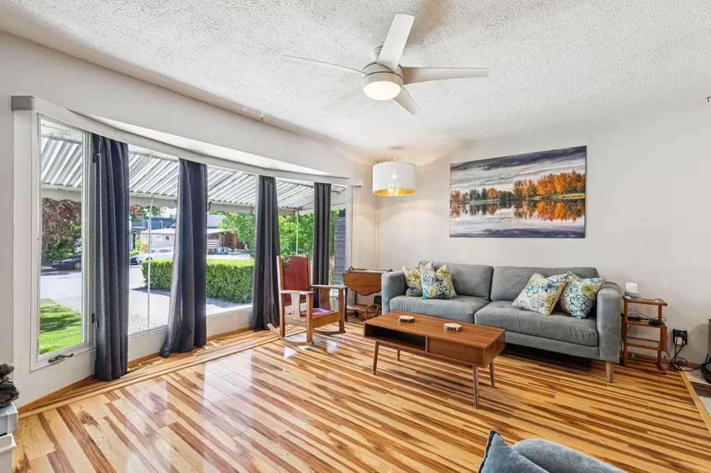 1219 Renfrew Drive NE Calgary AB T2E 5J3