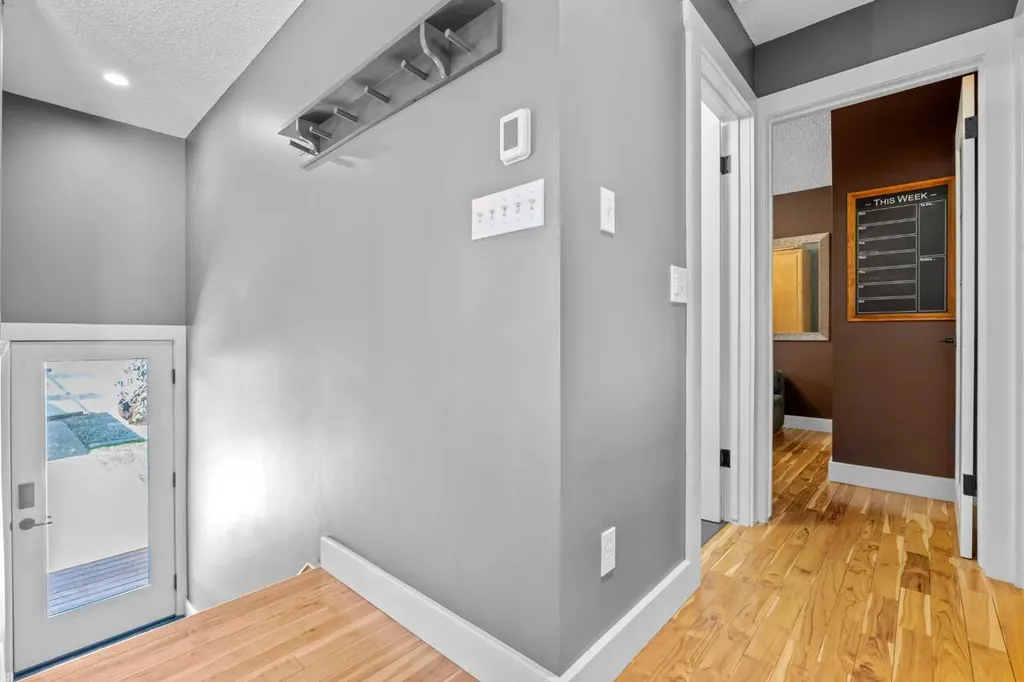 10619 Oakmoor Way SW Calgary AB T2W 1S7