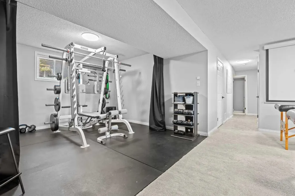 10619 Oakmoor Way SW Calgary AB T2W 1S7