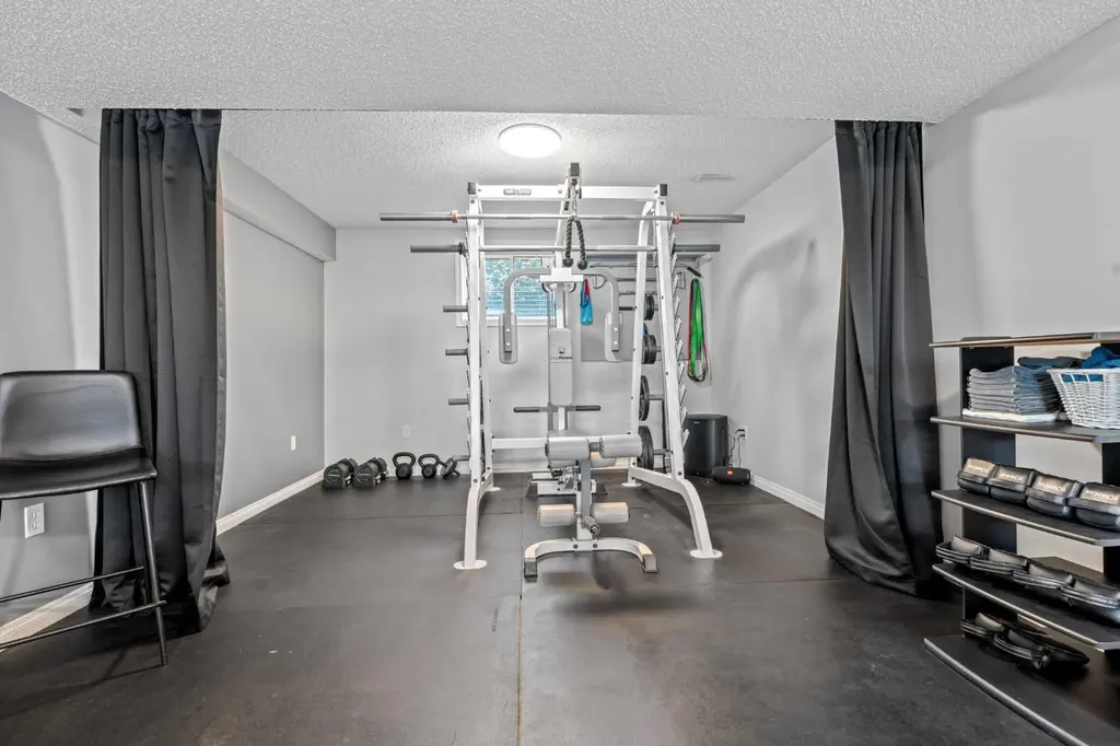 10619 Oakmoor Way SW Calgary AB T2W 1S7