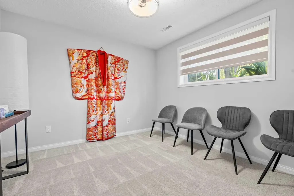 10619 Oakmoor Way SW Calgary AB T2W 1S7