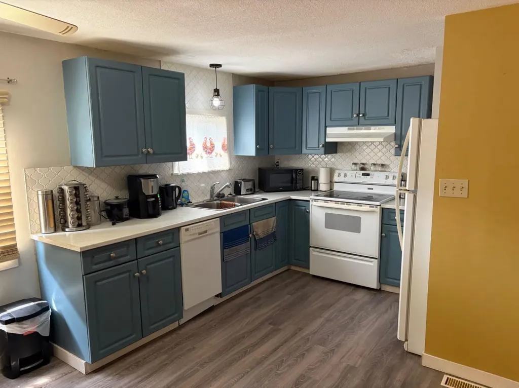 224 Polar Avenue NE High River AB T1V 1J5