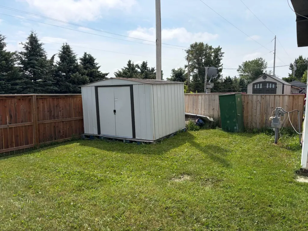 224 Polar Avenue NE High River AB T1V 1J5