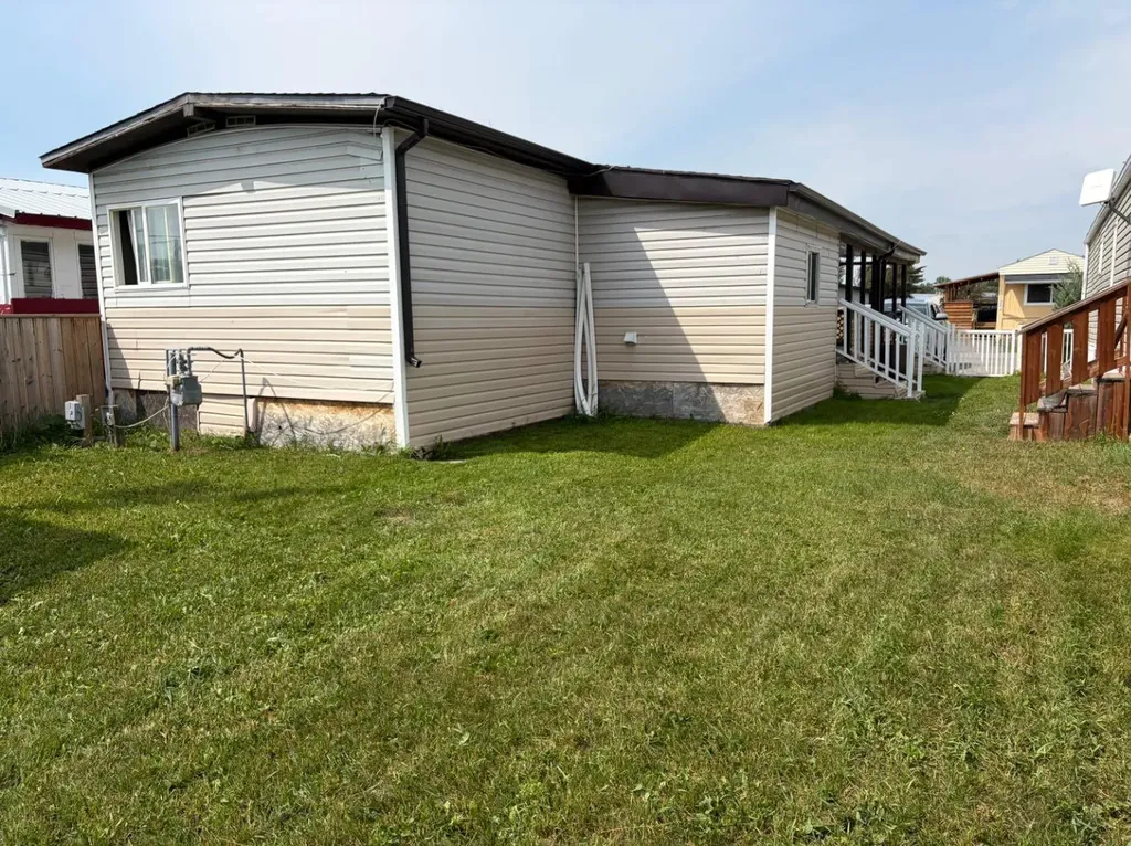 224 Polar Avenue NE High River AB T1V 1J5