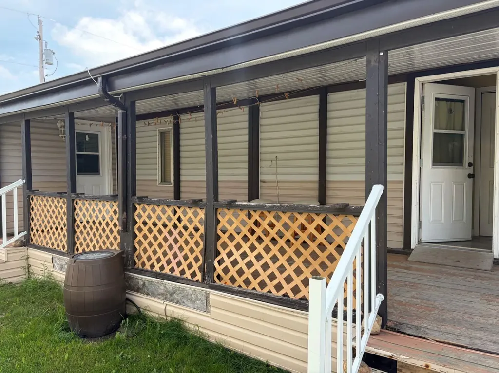 224 Polar Avenue NE High River AB T1V 1J5