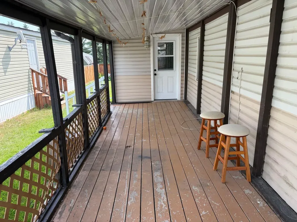 224 Polar Avenue NE High River AB T1V 1J5