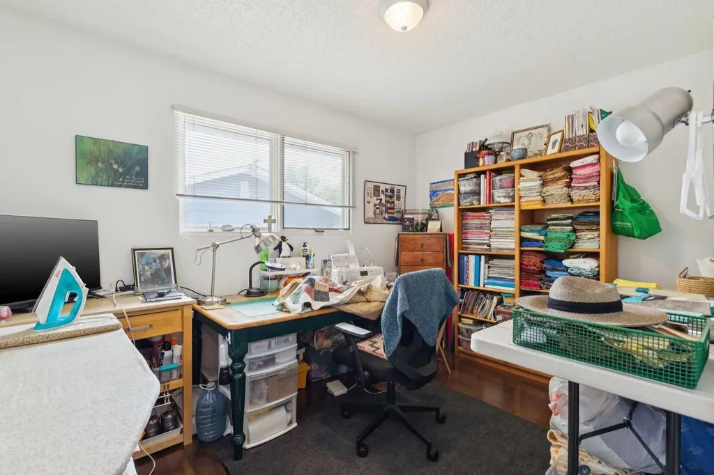 102 Thorson Crescent Okotoks AB T1S 1C8