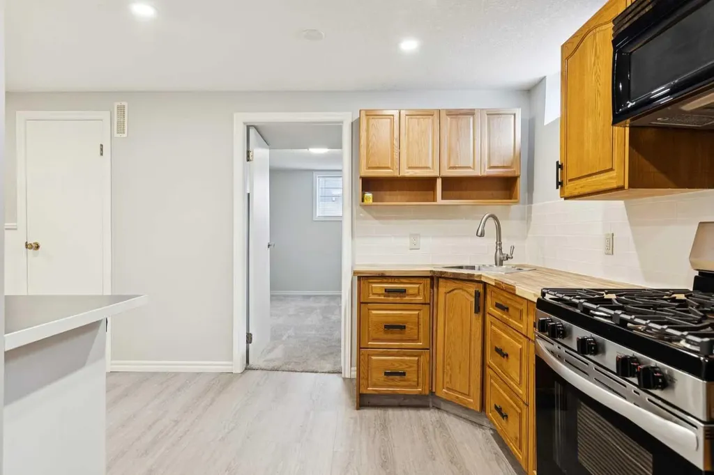 102 Thorson Crescent Okotoks AB T1S 1C8