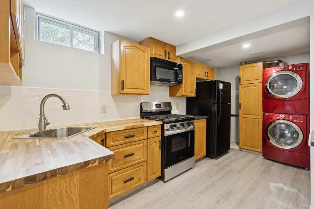 102 Thorson Crescent Okotoks AB T1S 1C8