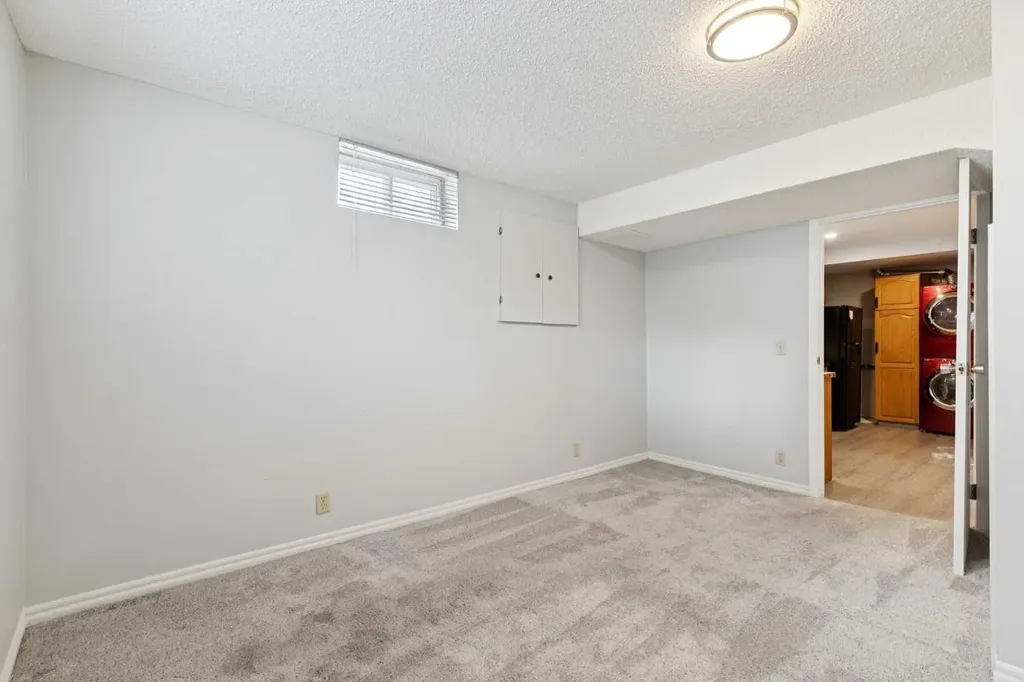 102 Thorson Crescent Okotoks AB T1S 1C8
