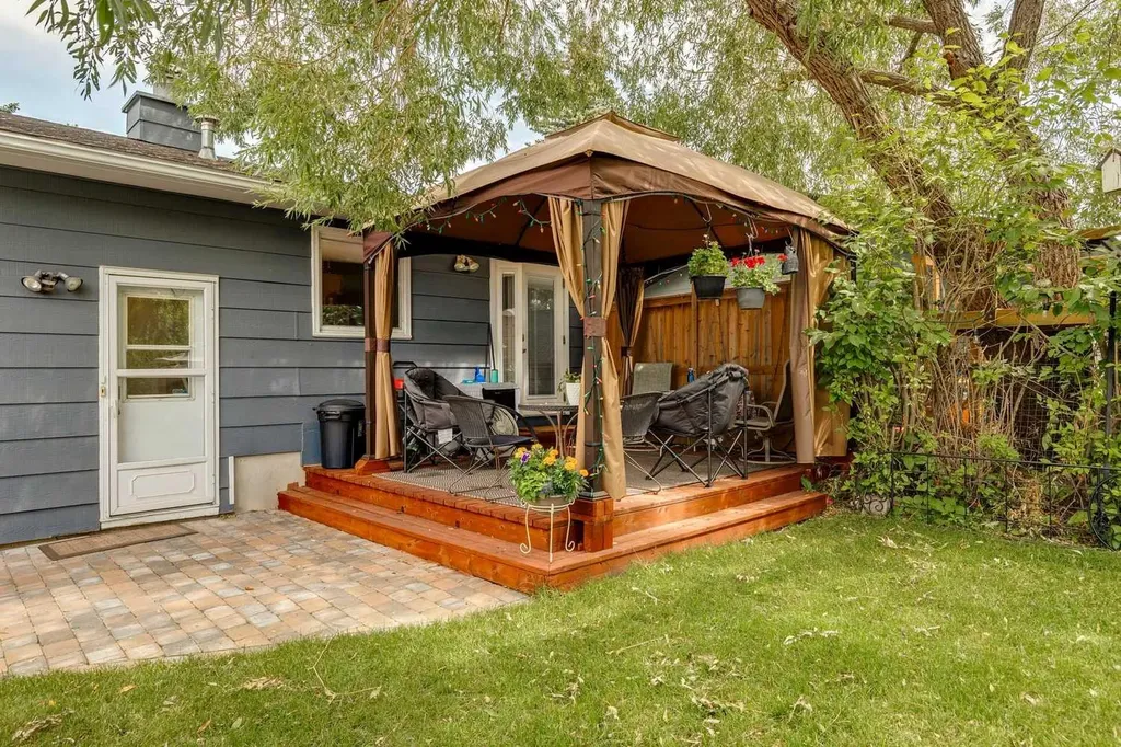 102 Thorson Crescent Okotoks AB T1S 1C8