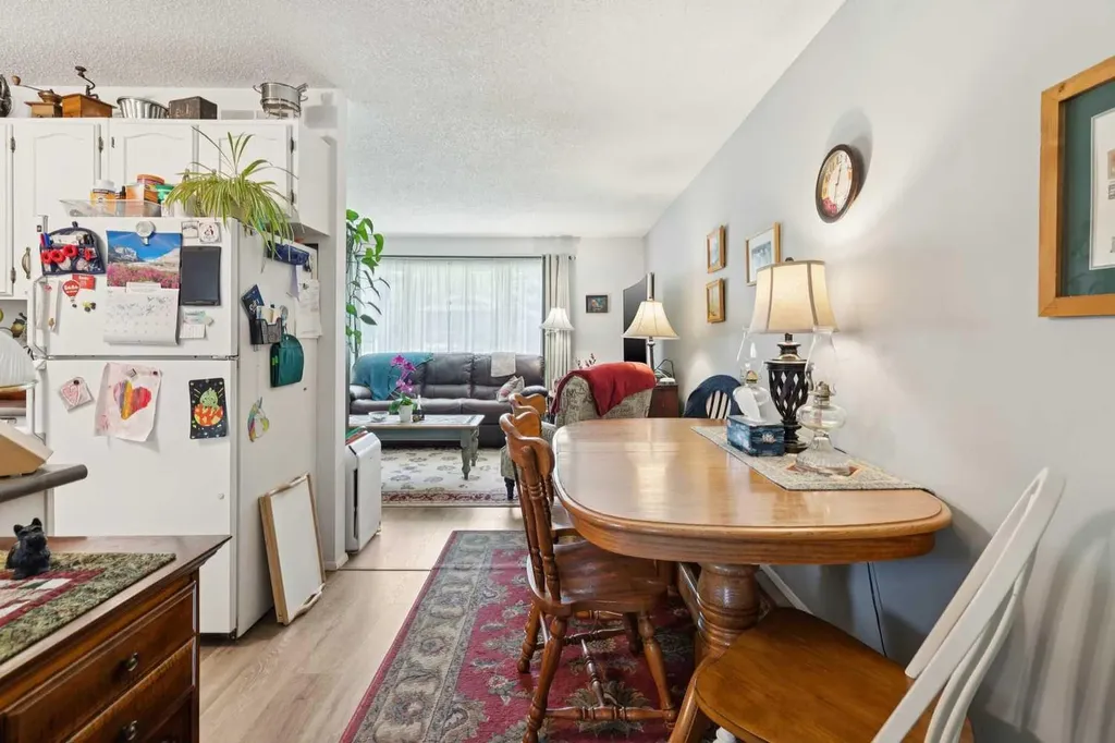 102 Thorson Crescent Okotoks AB T1S 1C8