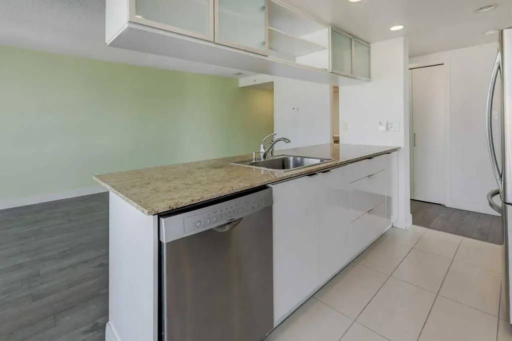 1110 11 Street SW Calgary AB T2R 1P1