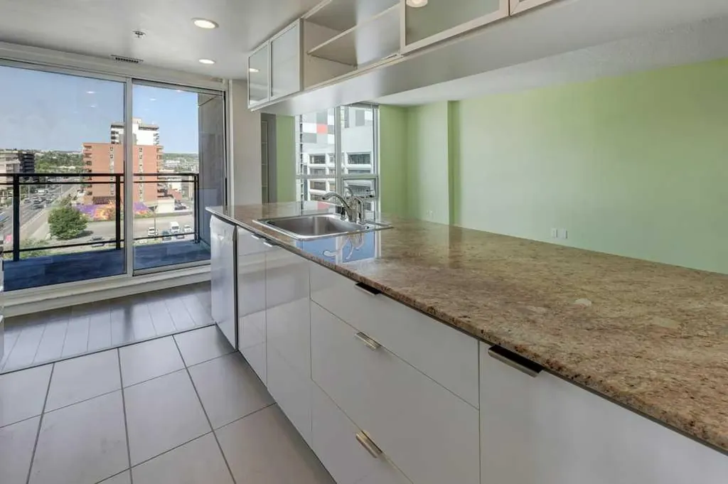 1110 11 Street SW Calgary AB T2R 1P1