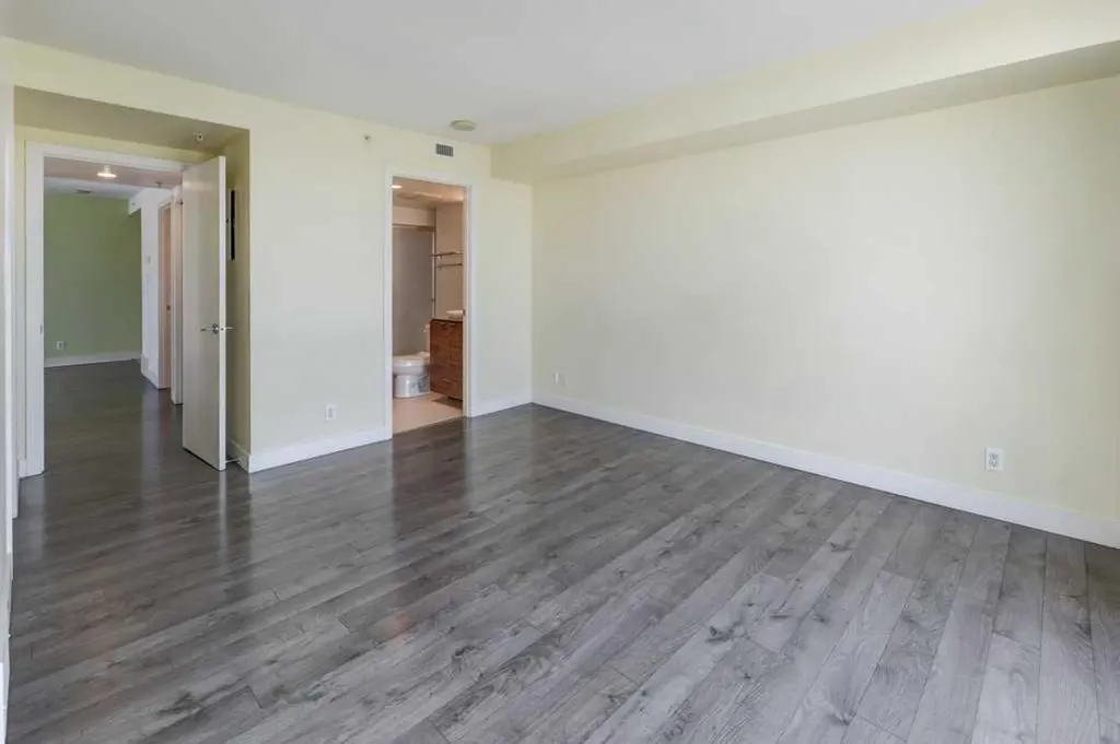 1110 11 Street SW Calgary AB T2R 1P1