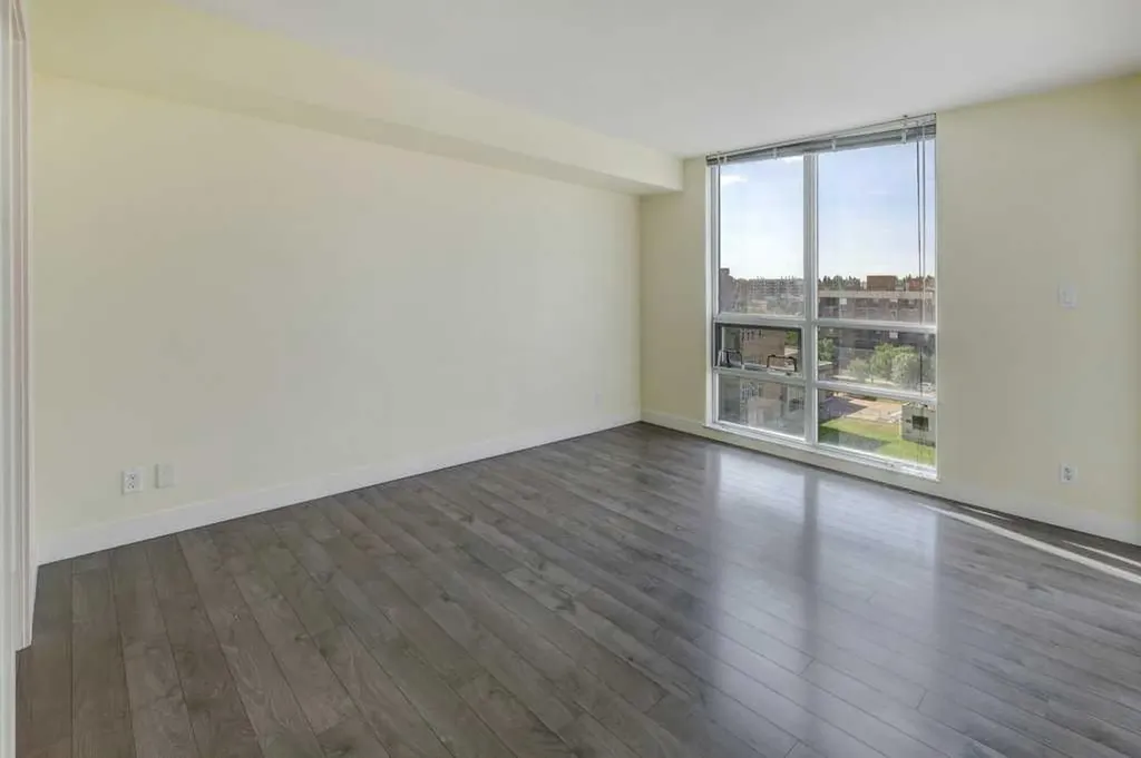 1110 11 Street SW Calgary AB T2R 1P1