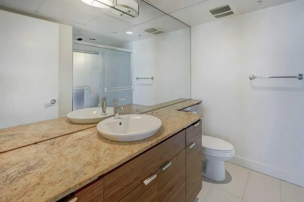 1110 11 Street SW Calgary AB T2R 1P1