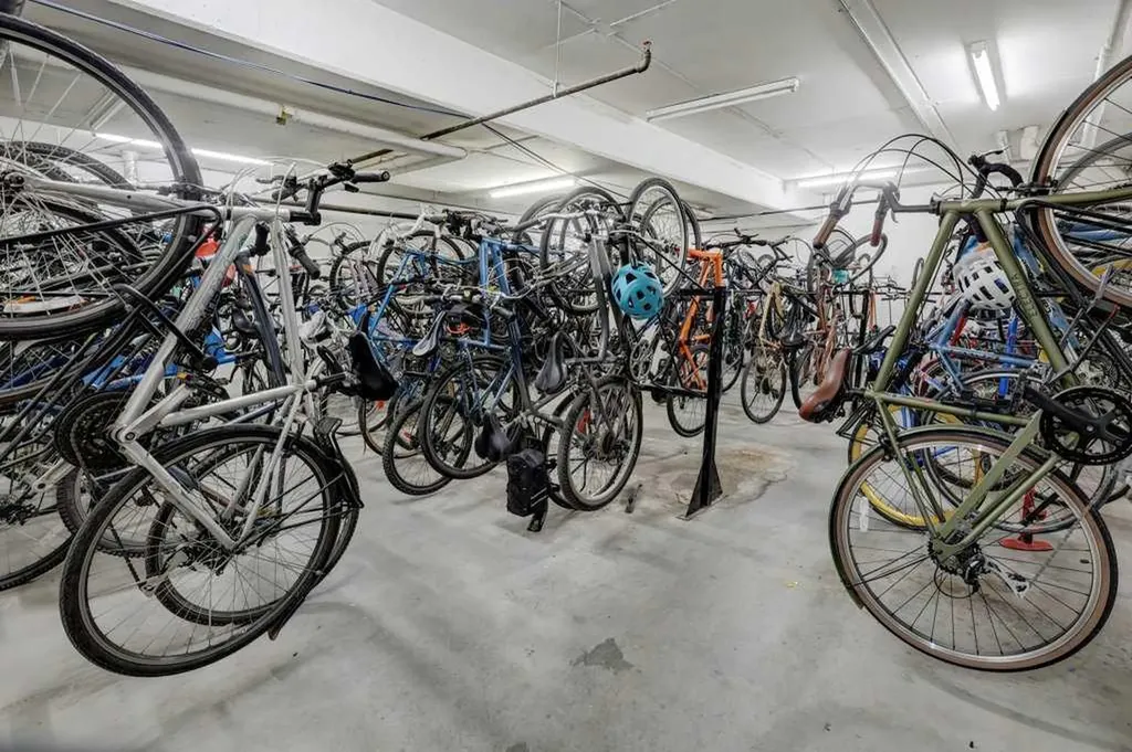 1110 11 Street SW Calgary AB T2R 1P1