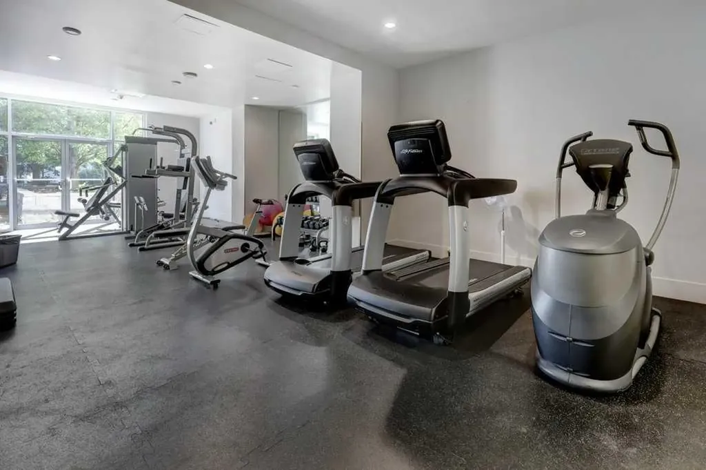 1110 11 Street SW Calgary AB T2R 1P1