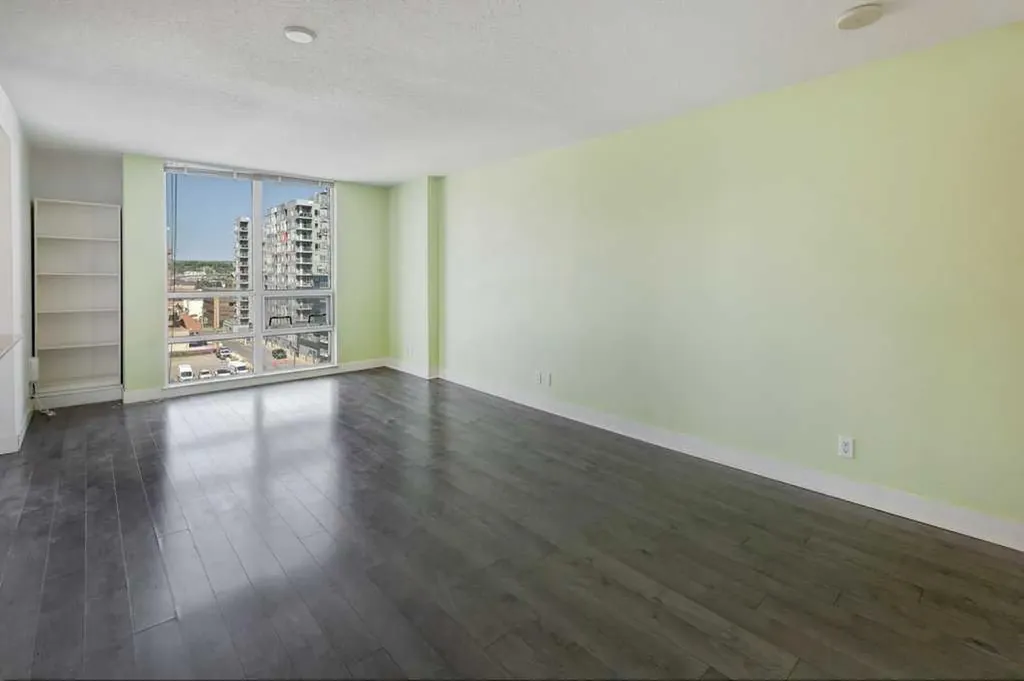 1110 11 Street SW Calgary AB T2R 1P1