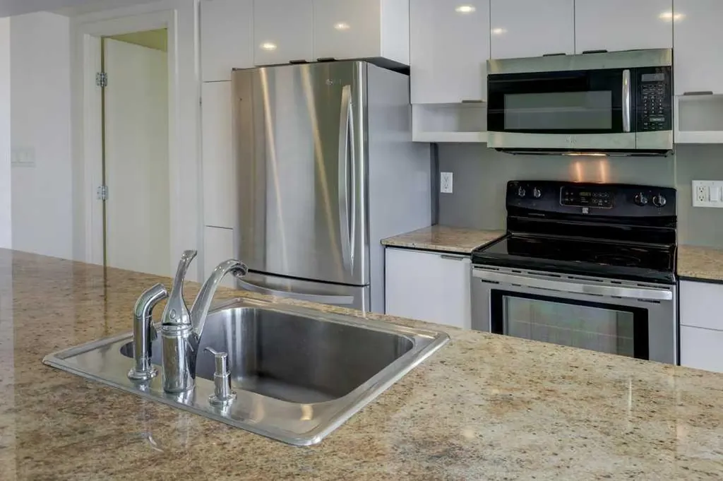 1110 11 Street SW Calgary AB T2R 1P1