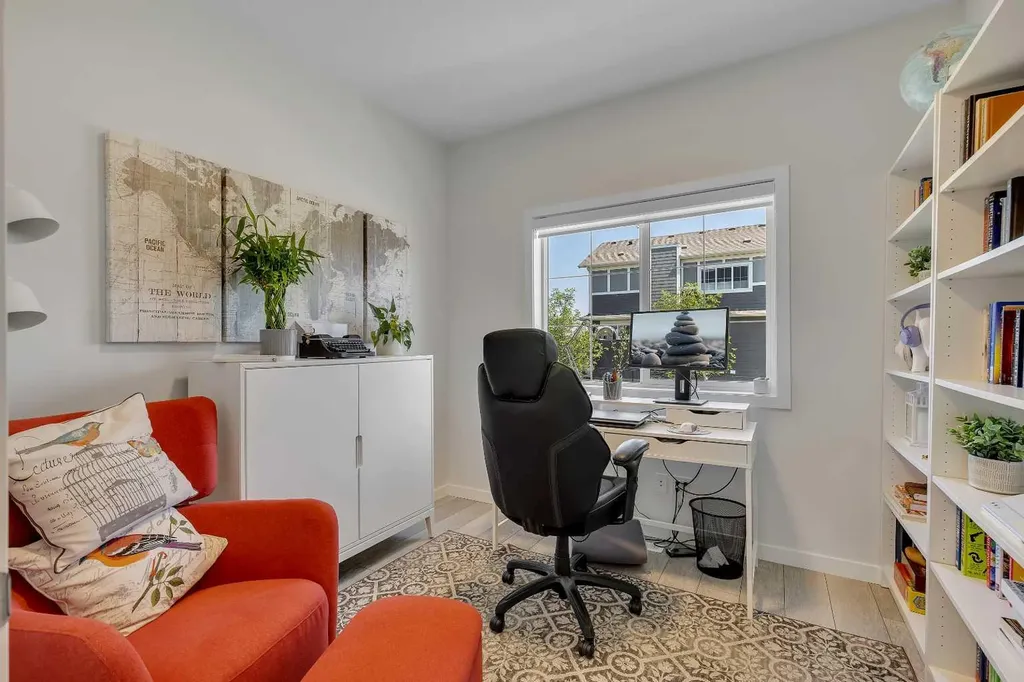 168 Magnolia Manor SE Calgary AB T3M 3J1