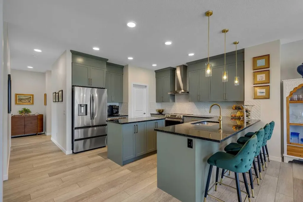 168 Magnolia Manor SE Calgary AB T3M 3J1