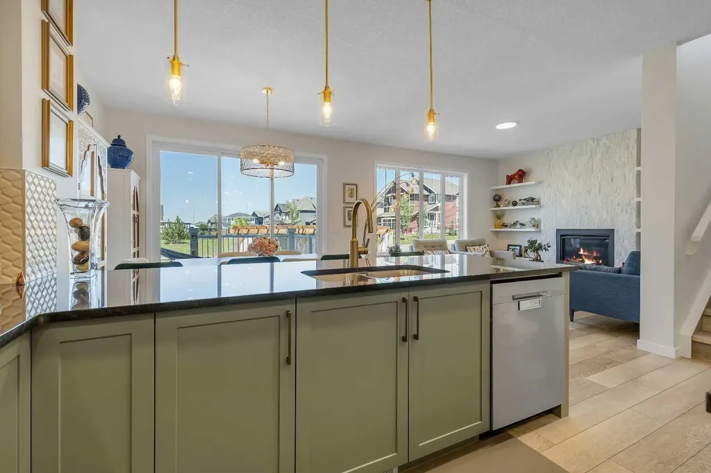 168 Magnolia Manor SE Calgary AB T3M 3J1