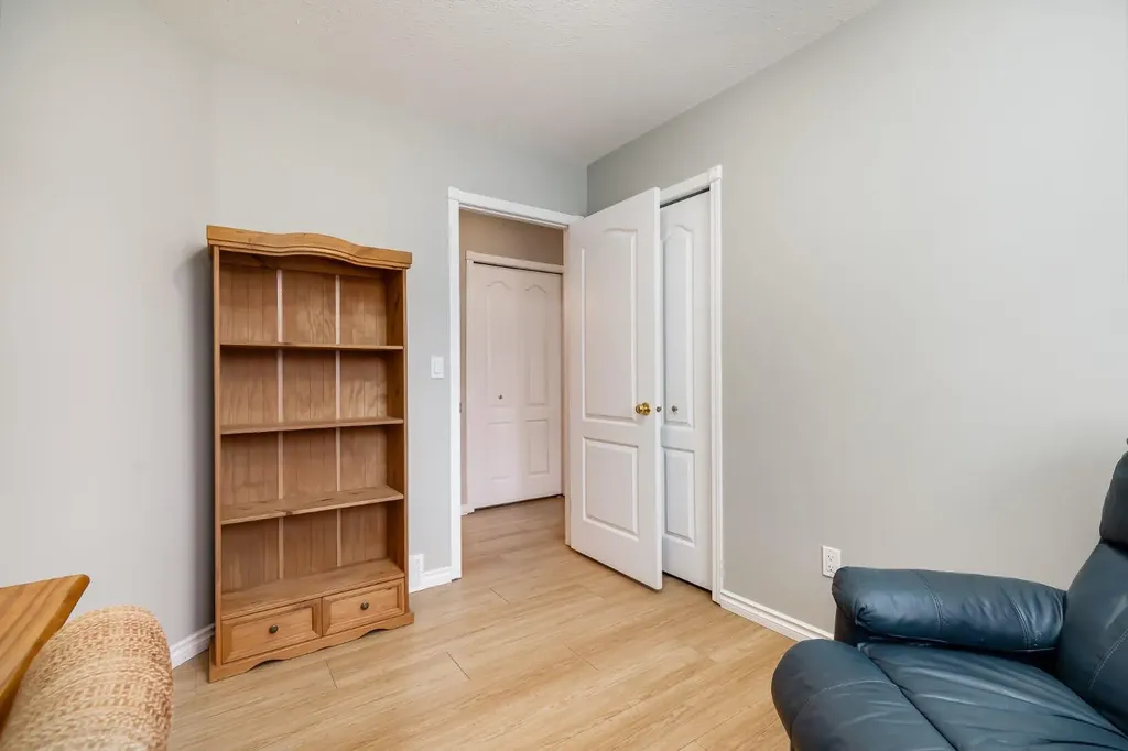 1521 Mary Place Didsbury AB T0M 0W0