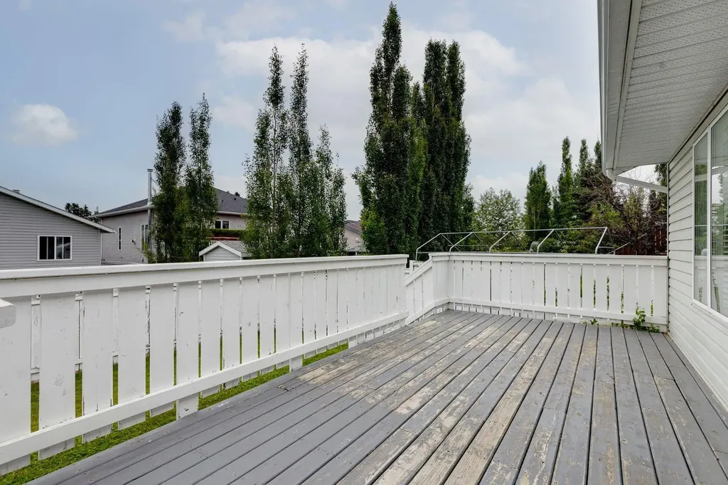 1521 Mary Place Didsbury AB T0M 0W0
