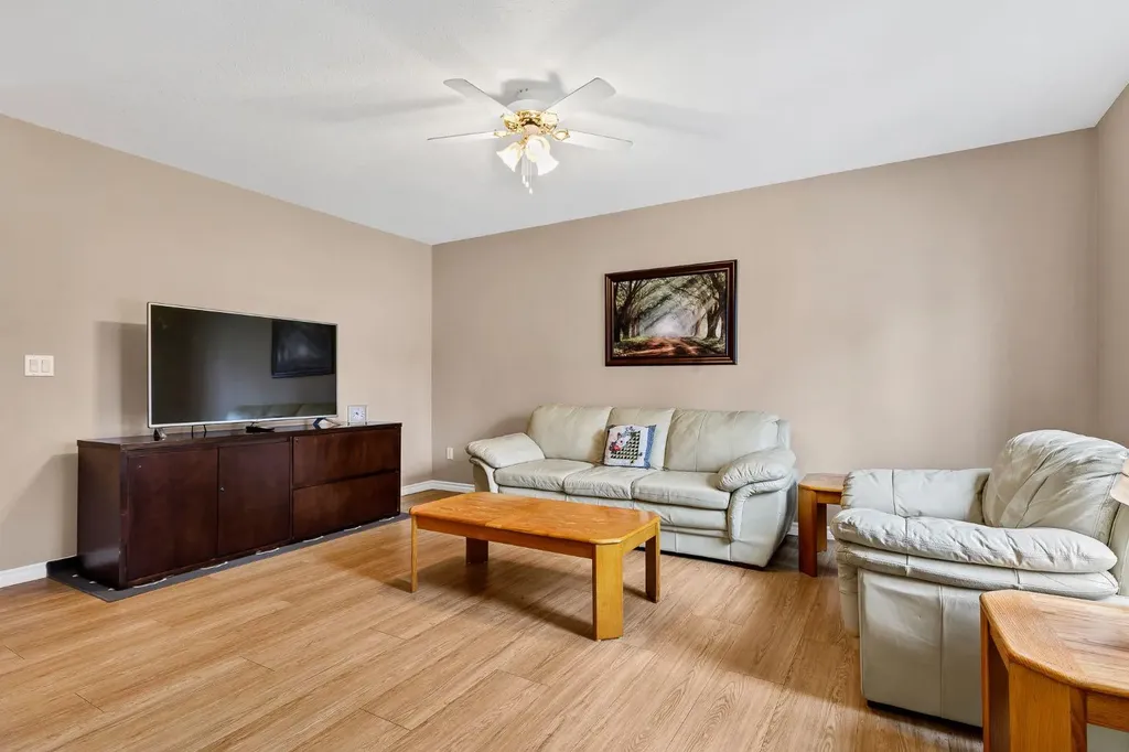 1521 Mary Place Didsbury AB T0M 0W0